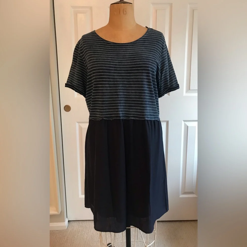 Dress - Picture 1 of 5